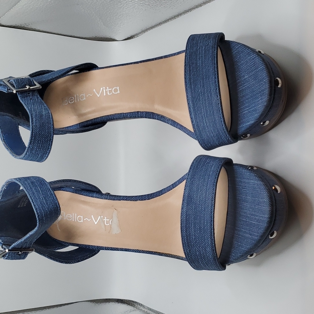 Bella- Vita Blue Denim Wedge shoes. BKASSIDY. Size 8M